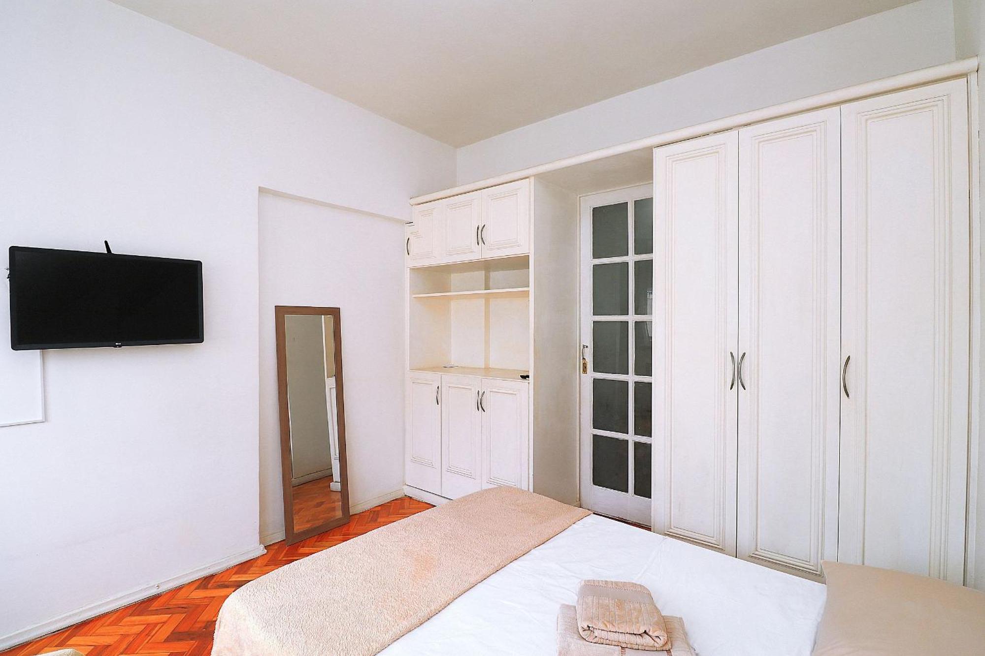 P/ 3 Pessoas Simples, Uma Quadra Da Praia, 3min Metro Arcoverde, Atras Do Copacabana Palace Appartement Rio de Janeiro