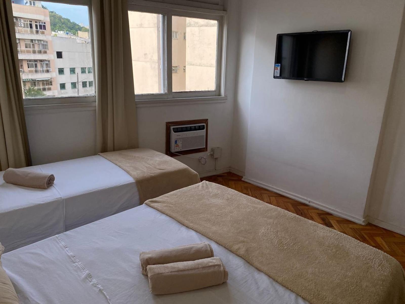 P/ 3 Pessoas Simples, Uma Quadra Da Praia, 3min Metro Arcoverde, Atras Do Copacabana Palace Appartement *